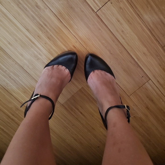 SOLD!!They are really amazin shoes - Picture 3 of 6